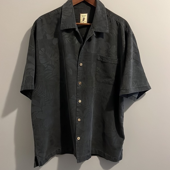 CASUAL BUTTON UP SHORT SLEEVED SHIRT (XL) - Picture 1 of 14